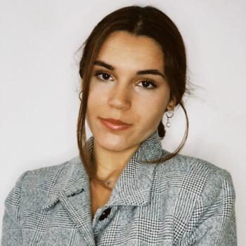 Babysitter in Beja: Beatriz