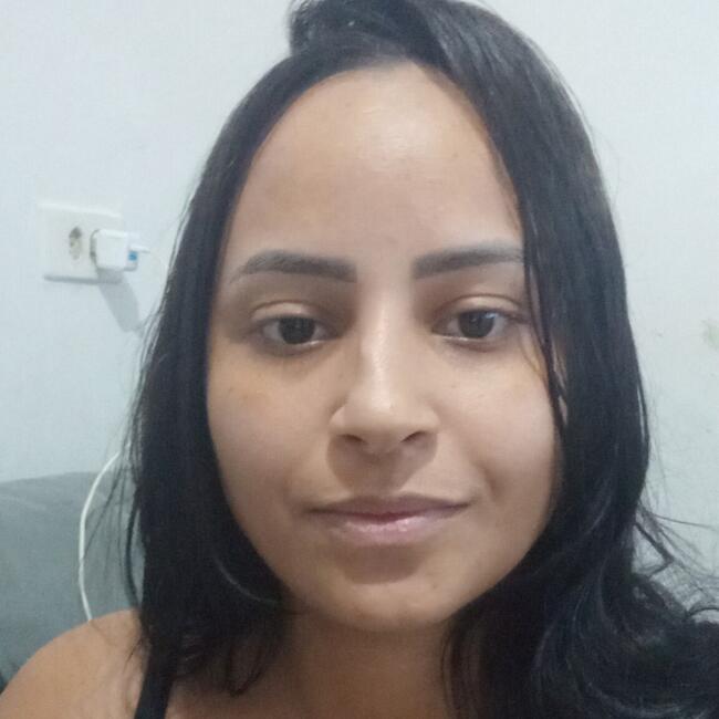 Babá em Recife: Camila