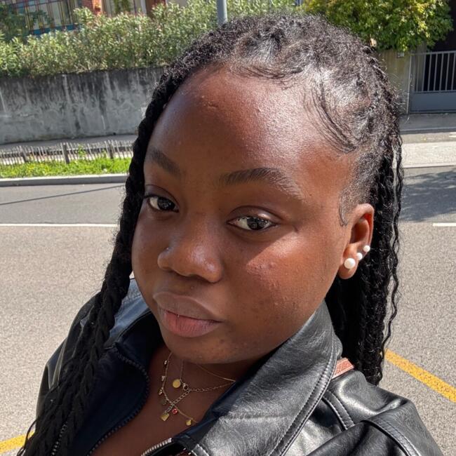 Babysitter in Écully: Sharone