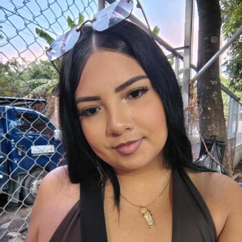 Babysitter in Santa Ana: Xiomara Jazmin