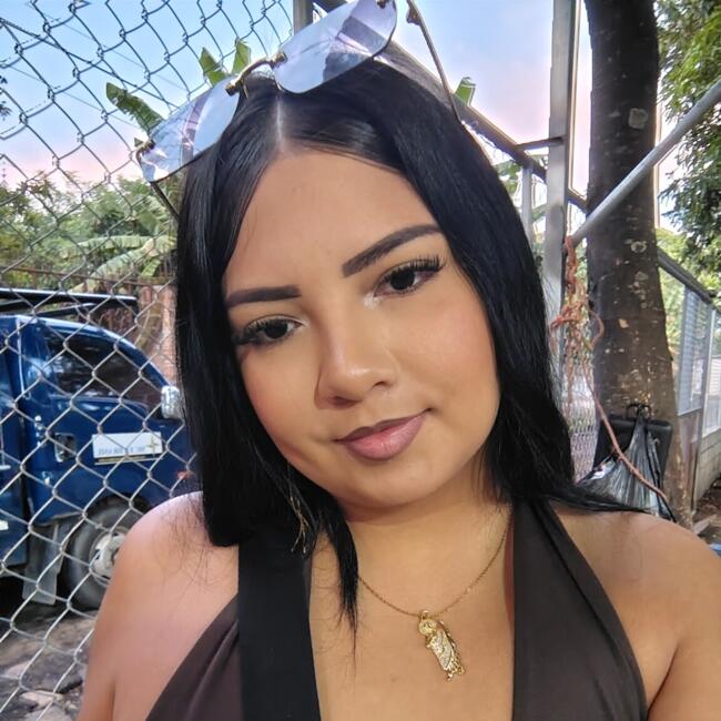Babysitter in Santa Ana: Xiomara Jazmin