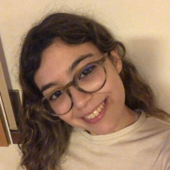 Babysitter in São João da Madeira: Maria