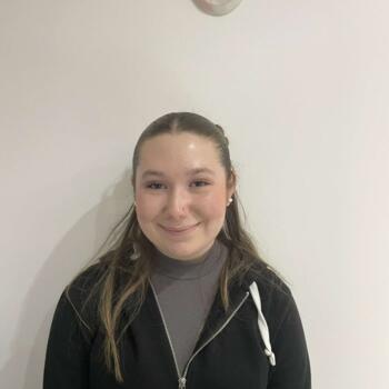 Babysitter in Brignoles: Lana