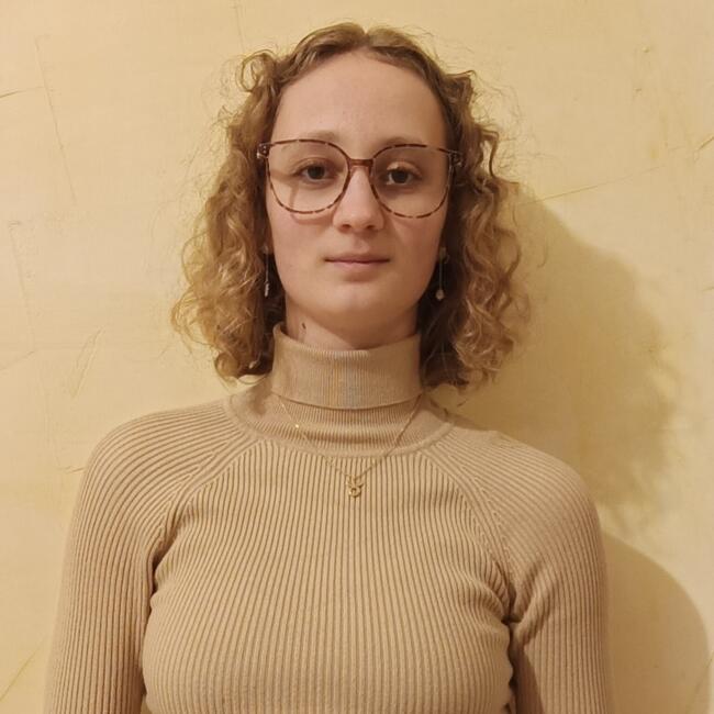 Babysitter in Haréville: Elyne