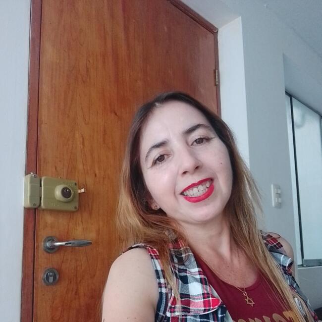 Babysitter in La Molina: Julissa