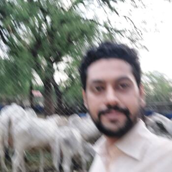 माता-पिता अहमदाबाद: Nidhi