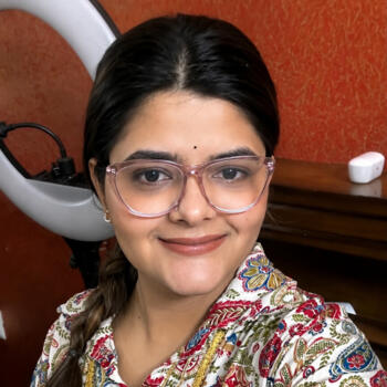 Babysitting job in Greater Noida: babysitting job Dr. Alishma