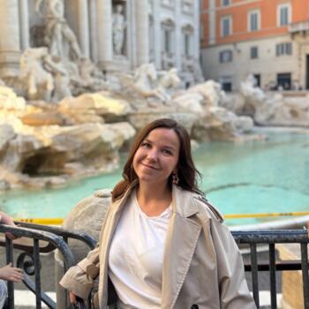 Babysitter in Saint-André-de-Corcy: Charlene