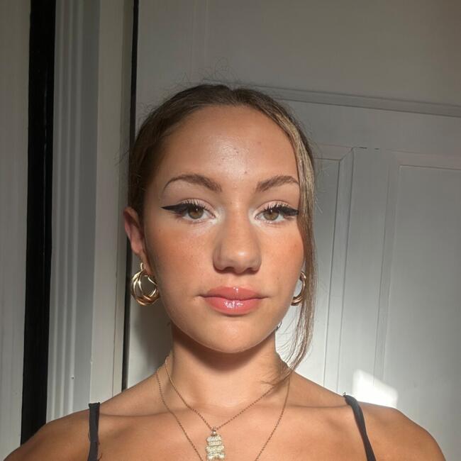 Babysitter in Rouen: Khira