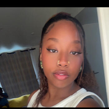 Babysitter in Pantin: Yohna