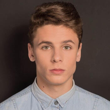 Emprego de babá em Arroio do Meio: emprego de babá Vitor