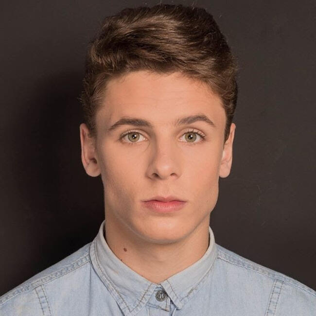 Babysitting job in Arroio do Meio: Vitor