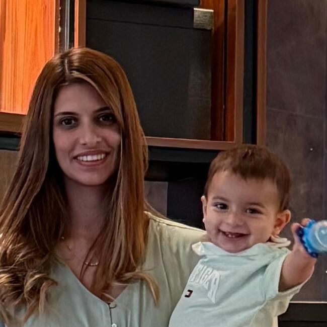 وظيفة جليسة أطفال في دبي: Hla