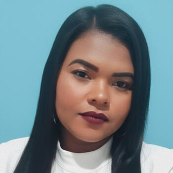 Babysitter in Recife: Carina