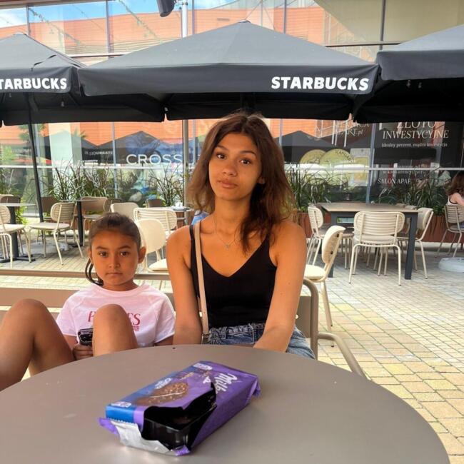 Babysitter in London: Aya