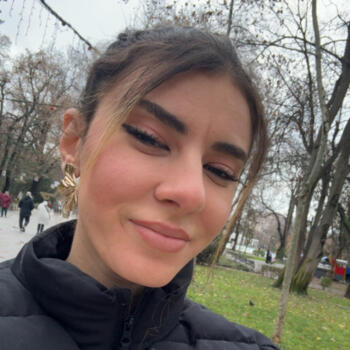 Babysitter in Korydallos: Christina