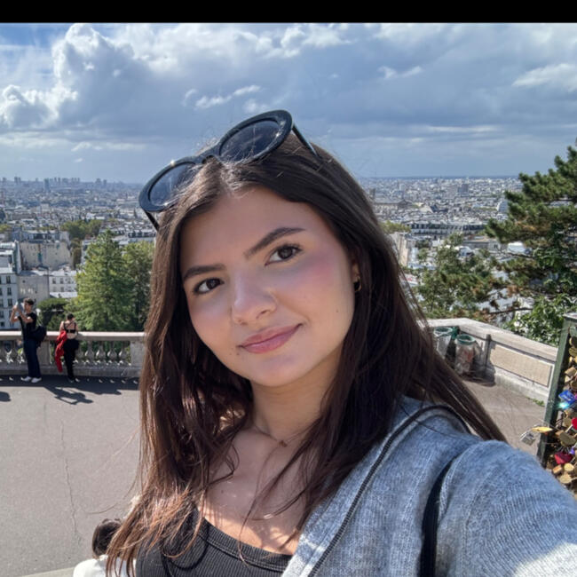 Babysitter in Ixelles-Elsene: YANNA