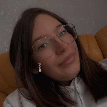 Babysitter in Chirens: Mailys