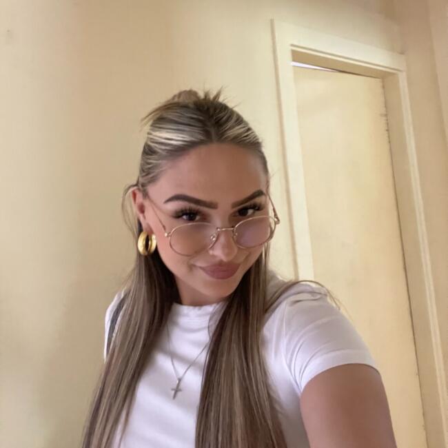 Babysitter in Bluff: Roxy