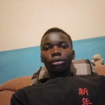 Babysitter in Nakuru: Weldon