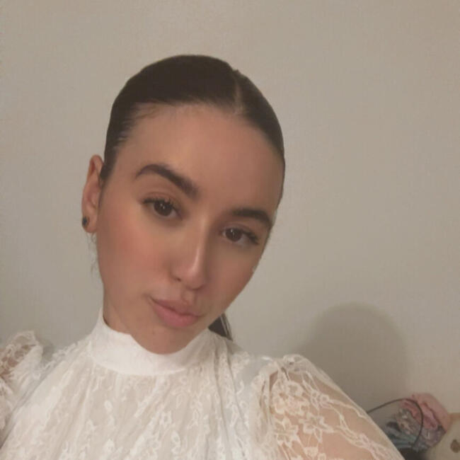 Babysitter in Paris: Célia