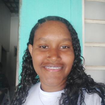 Babysitter Aparecida de Goiânia: Adriele