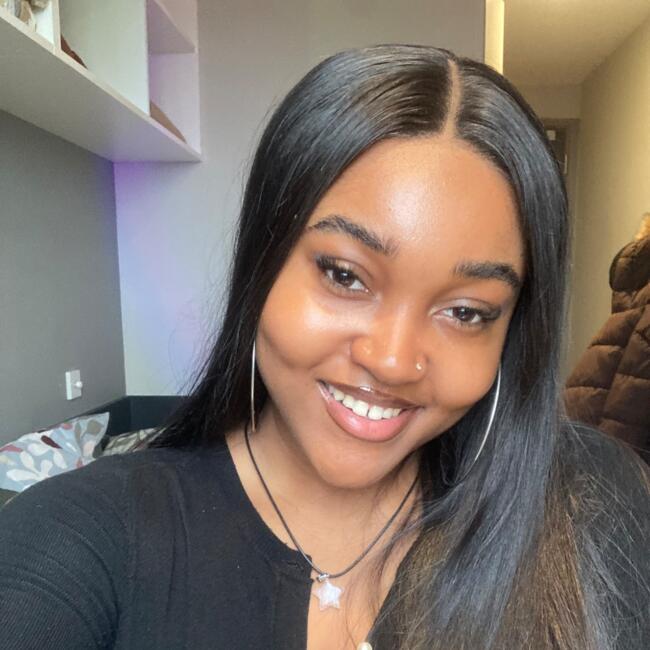 Babysitter in Portsmouth: Mica