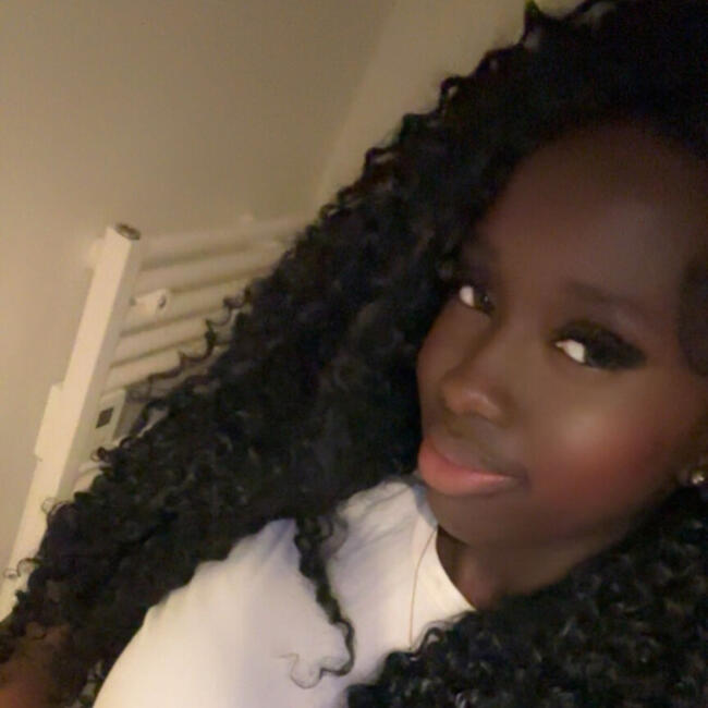 Babysitter in Sainte-Foy-lès-Lyon: Adja