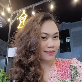 Babysitter in Al Ain: Debbie