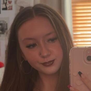 Babysitter in Bristol: Ruby