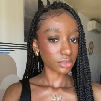 Babysitter in Dampleux: Elina