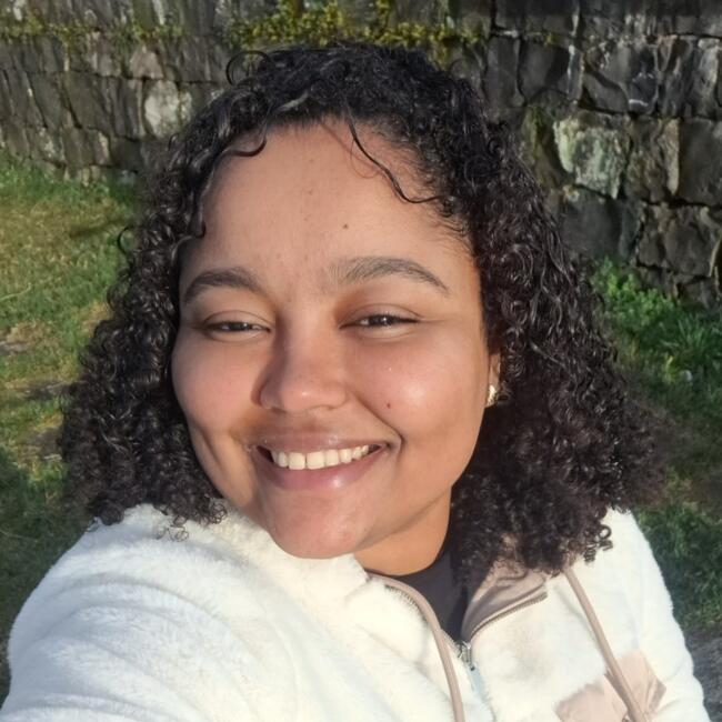 Babysitter in Salvador: Mayra