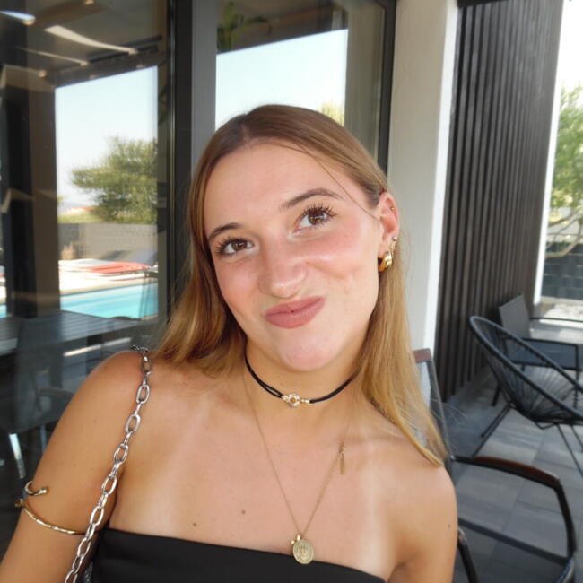 Babysitter in Lyon: Emma