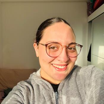 Babá em Blumenau: Leticia