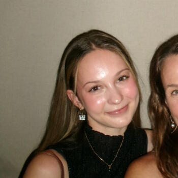 Babysitter Cairns: Maddy