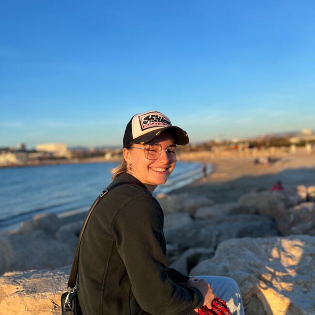 Babysitter in Marseille: Emma