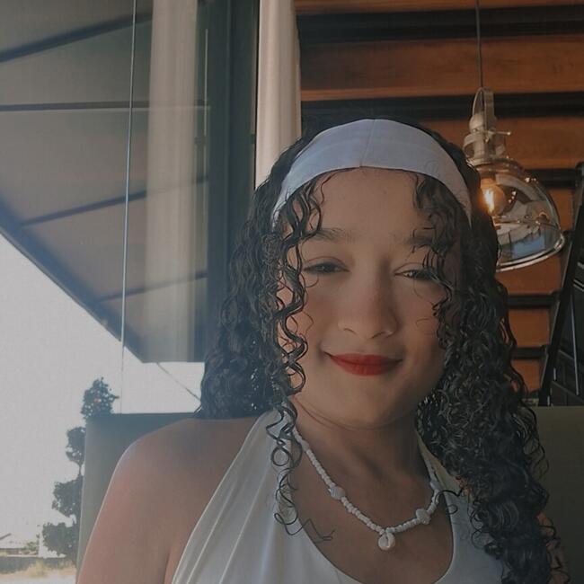 Babysitter in Uberlândia: Aline