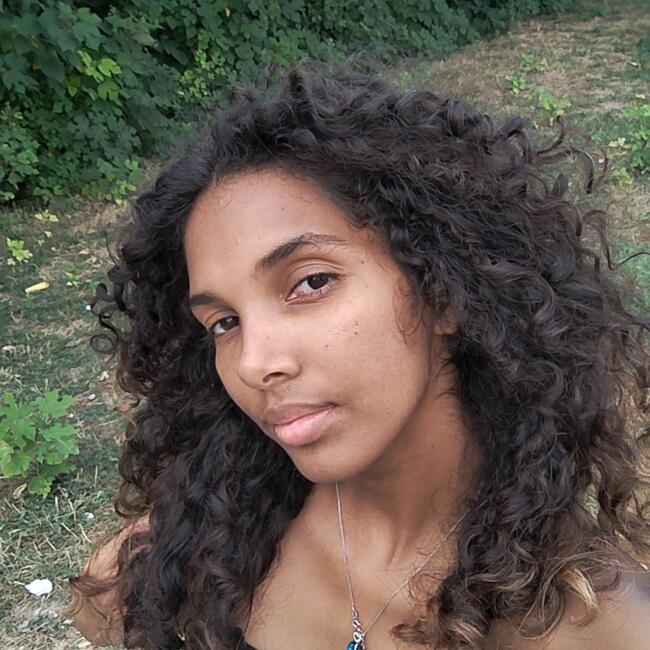 Babysitter in Val-de-la-Haye: Heidi