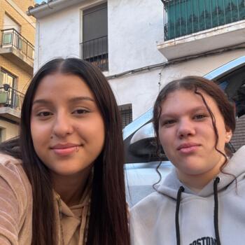 Babysitter in Serra: Nicole y Hannah