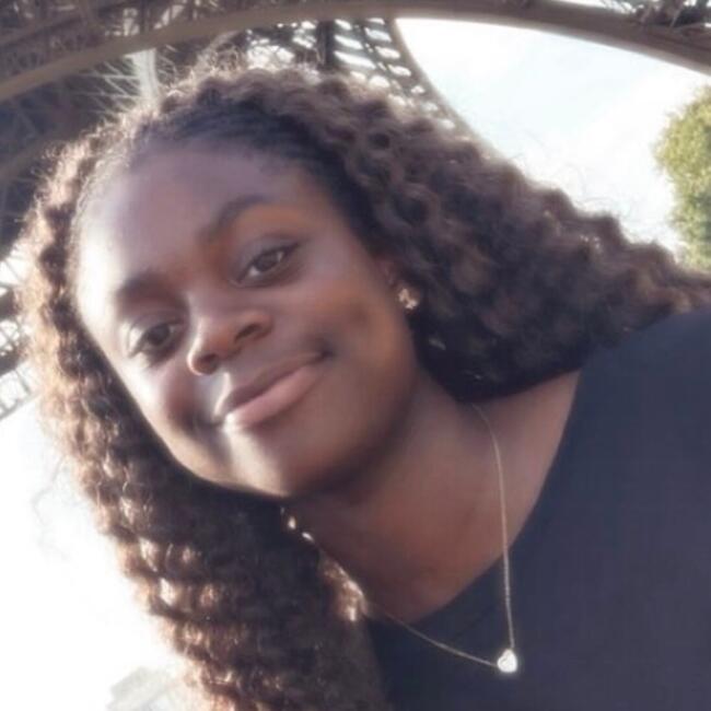 Babysitter in Lizy-sur-Ourcq: Tracy