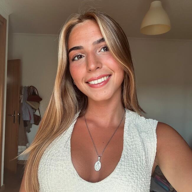 Babysitter in Estoril: Mariana