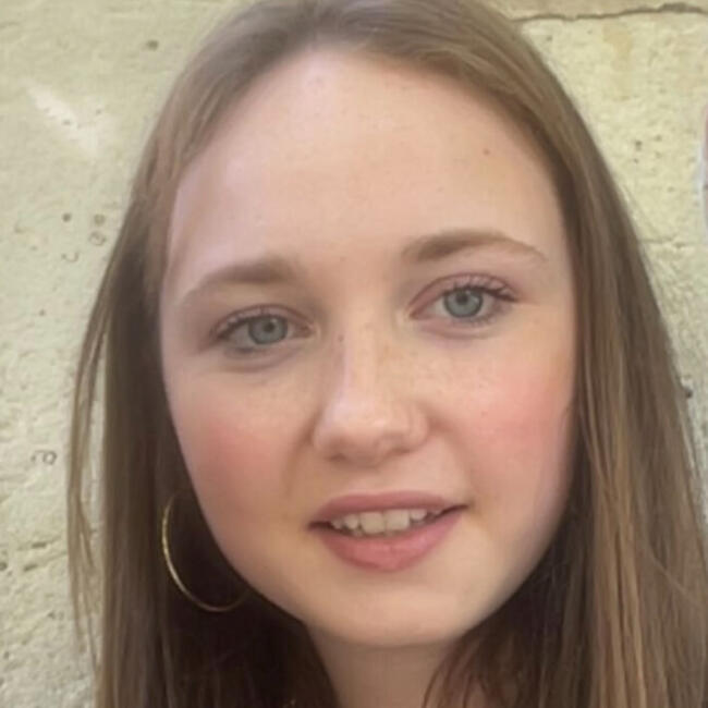 Baby-sitter à Boulogne-Billancourt: Alice