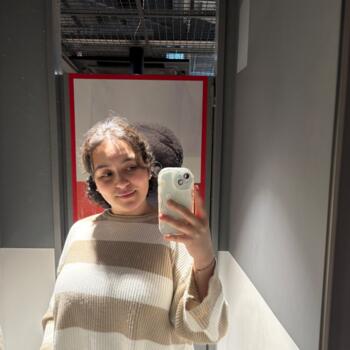 Babysitter in Stains: Ménissa