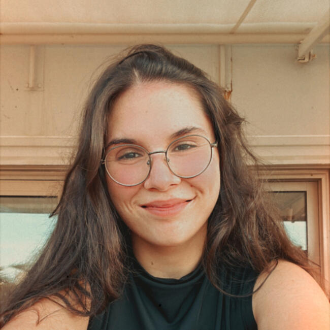 Babysitter in Cuba: Ana