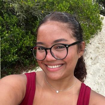 Babysitter Belém: Mayara