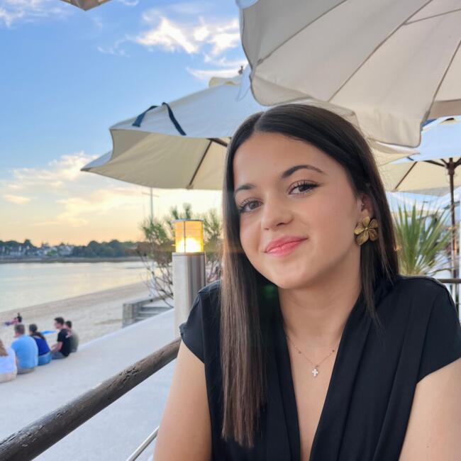 Babysitter in Bénodet: Zoé