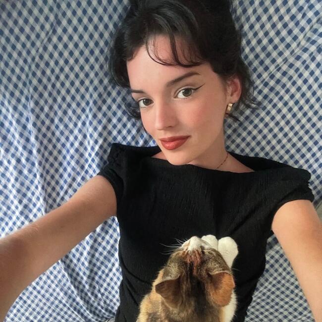 Babysitter in Levallois-Perret: Anouk