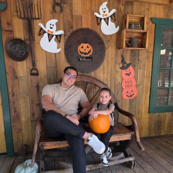 Nanny job in Los Angeles: babysitting job Erick