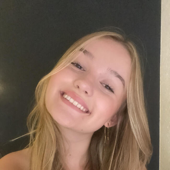 Babysitter in Toulouse: Jade