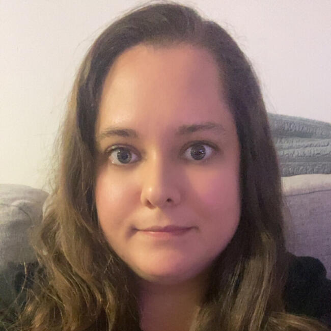 Baby-sitter in Whitby: Alisha